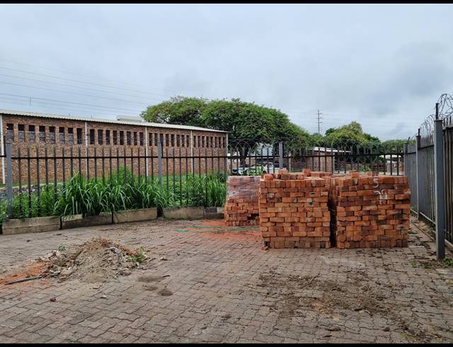 95M² INDUSTRIAL YARD TO LET IN VINTONIA